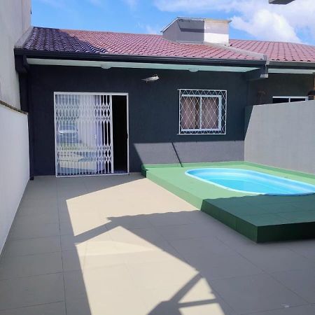 Casa A 300 Metros Do Mar Com Piscina Villa Guaratuba Exteriör bild